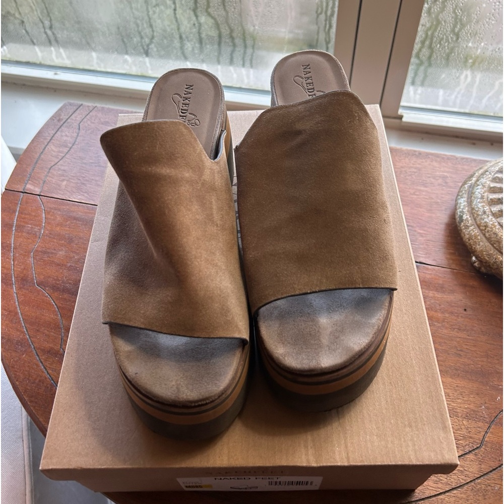 Naked Feet Flow in Otter Brown Sz. 8.5 M